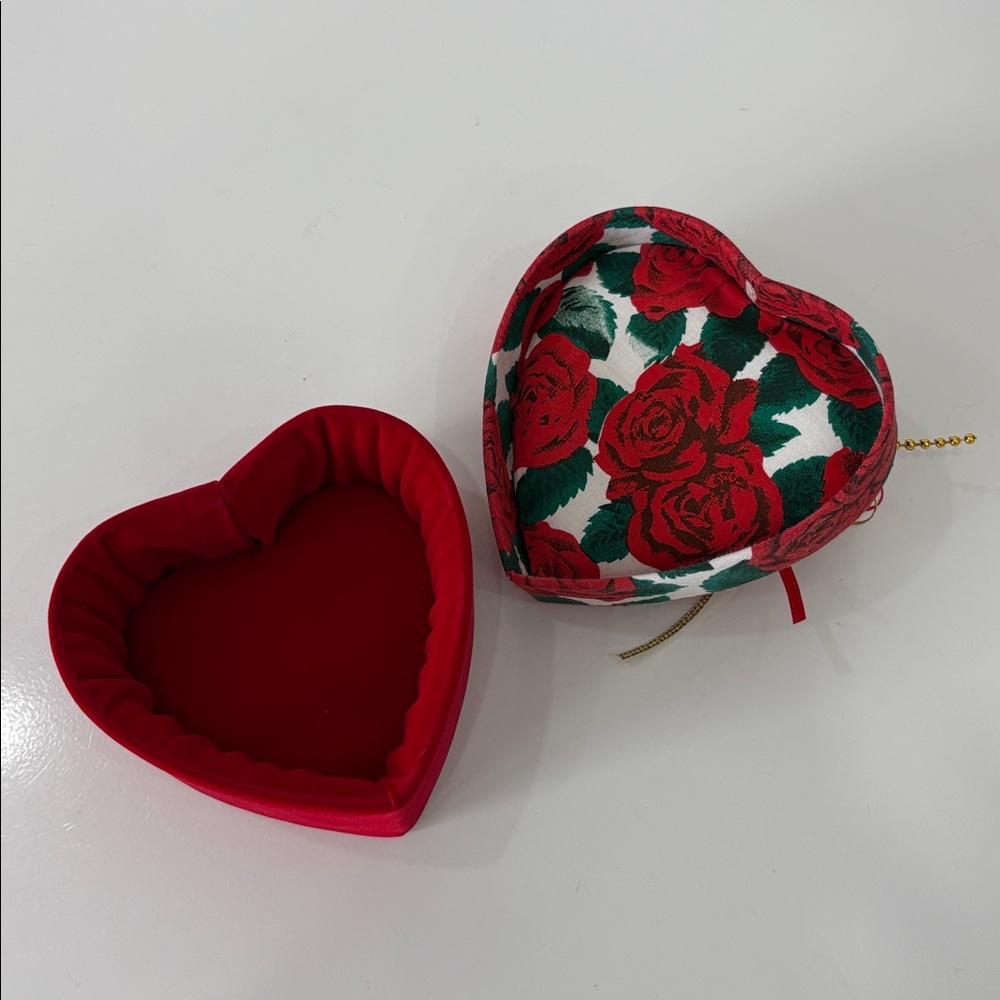 Vintage Heart Shaped Velvet & Rose Print Padded Box Fabric 90s Grandma - Picture 2 of 7